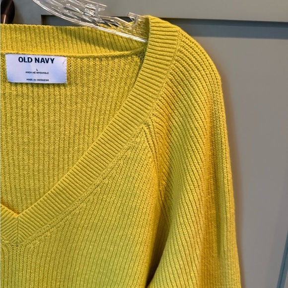 NWOT Old Navy Citron V-Neck Knit Sweater SZ L - Picture 4 of 12